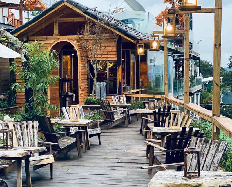 Thiết kế quán cafe gỗ 2
