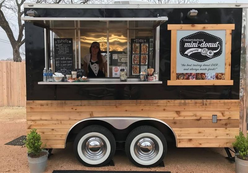 Thi công quán cafe Mitsubishi Nhật Bản